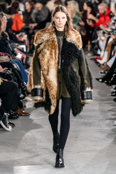 Look 27